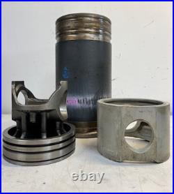 Detroit Diesel Series 60 Cylinder Liner 23523392 Piston Skirt & Piston Head Set